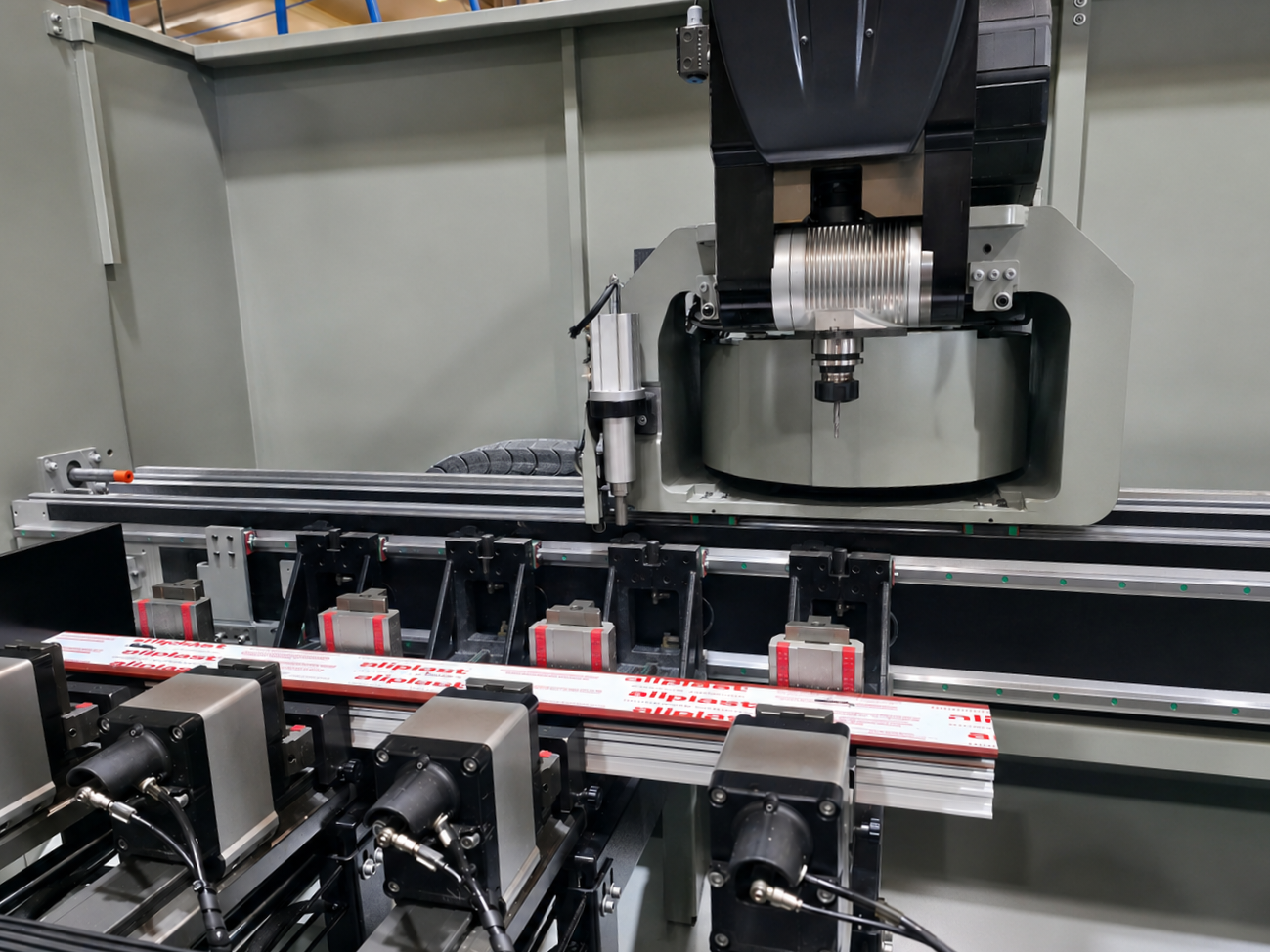 Frezarka CNC aluminium RAVIEL